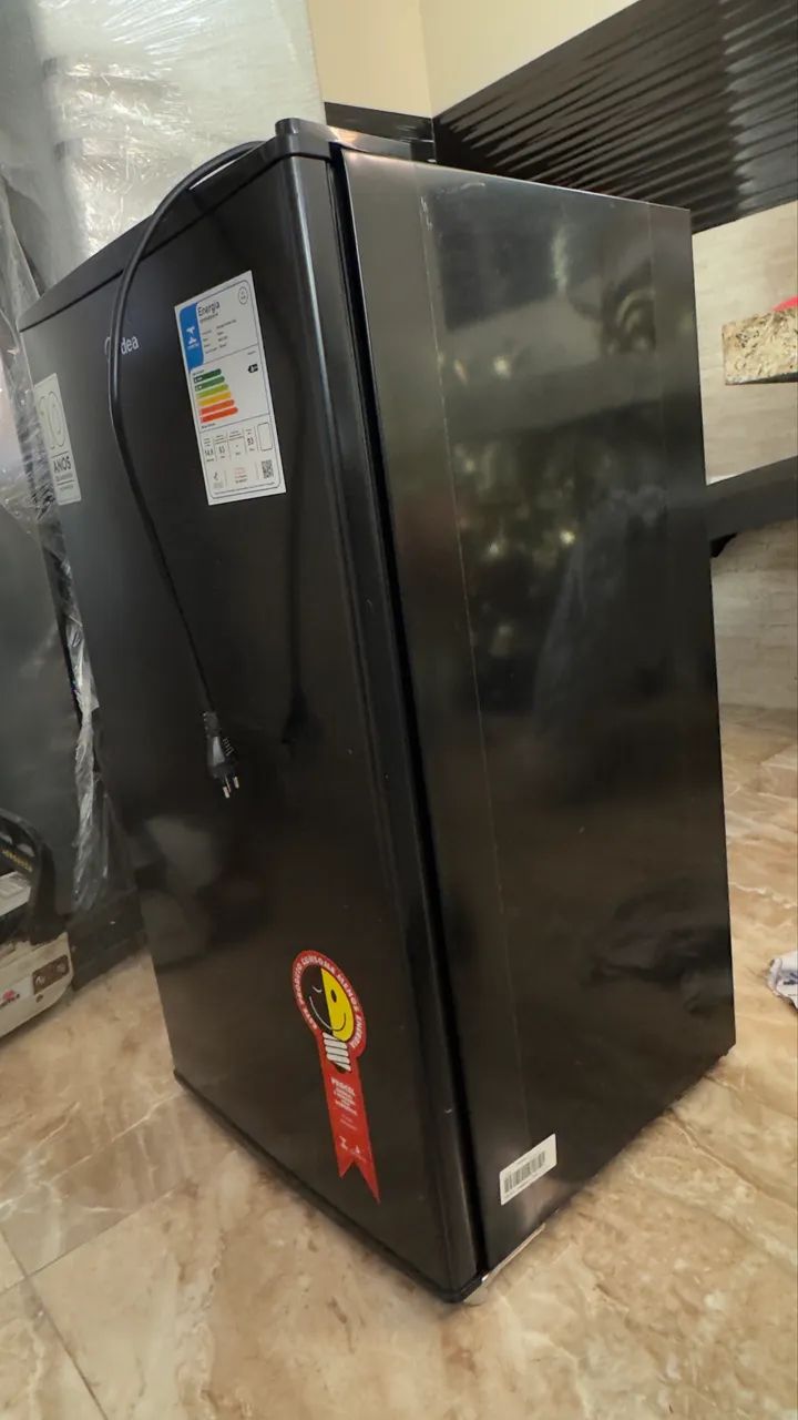 Frigobar Midea 93L Preto 127V  - Foto 2