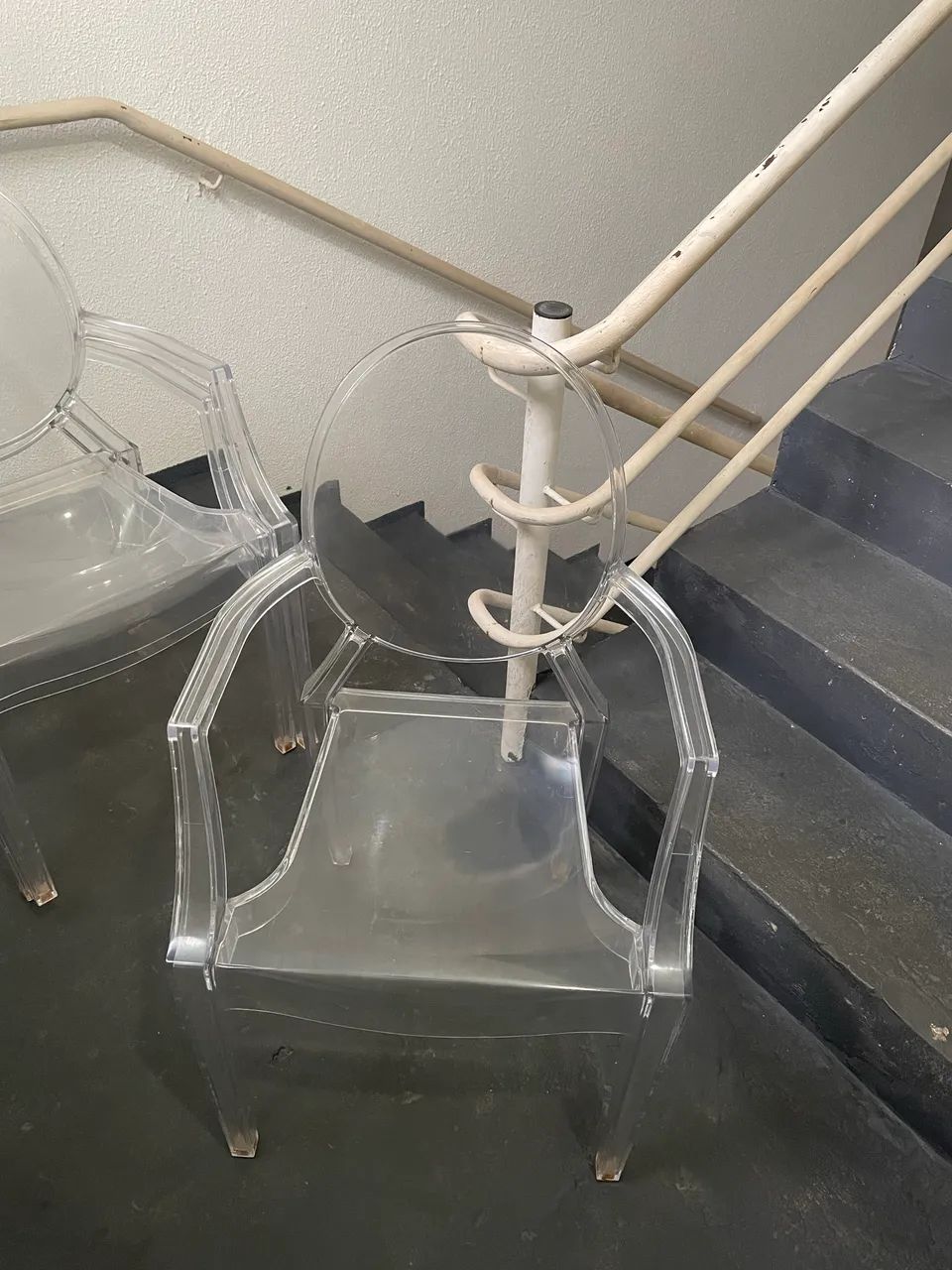 Vendo 4 Cadeiras transparentes