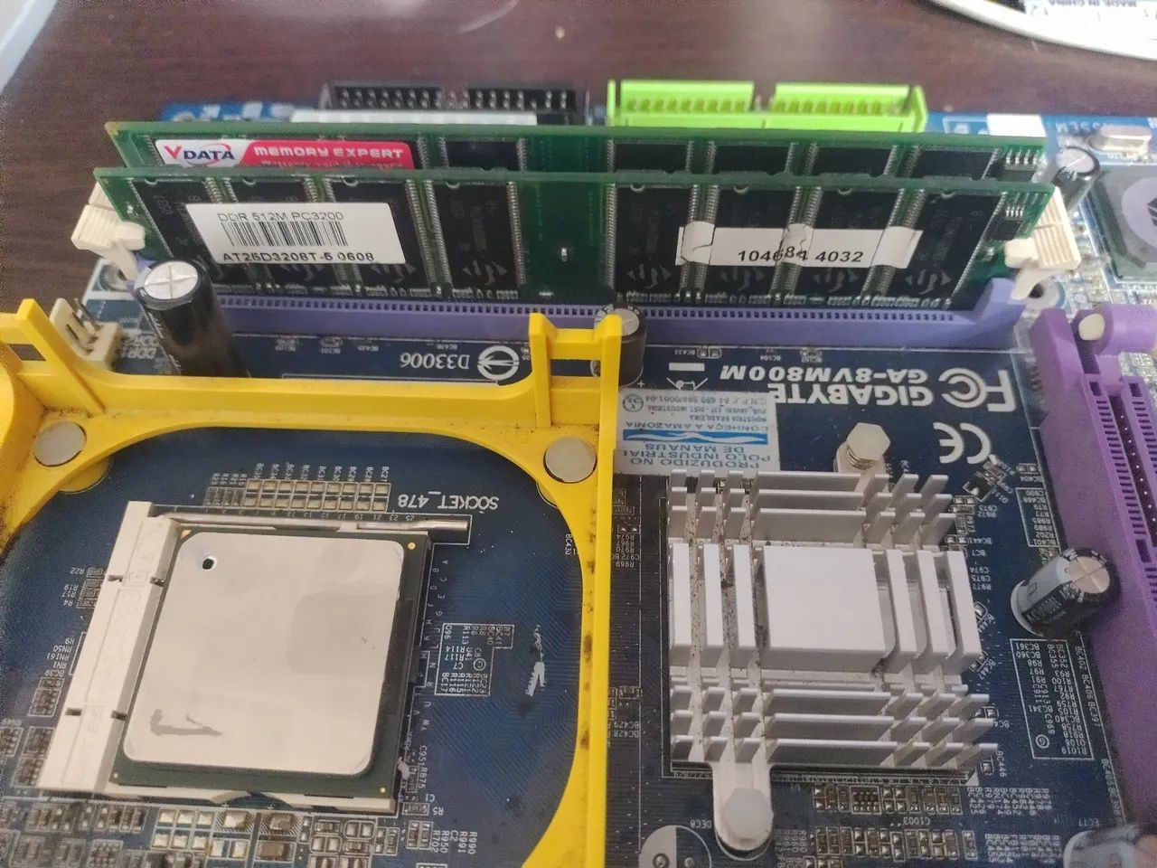 Placa mãe socket 478 pc retro com Pentium 4 2.4ghz e 1 GB de ram ddr1 - Foto 3