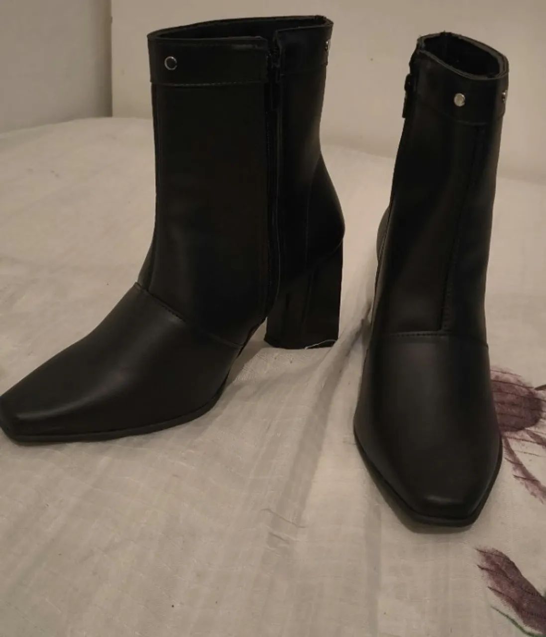 Bota de couro feminina  - Foto 4