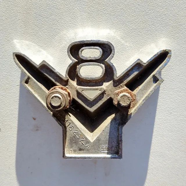 Emblema V8 Ford raro - Foto 2