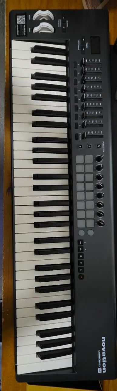 Controlador Novation launchkey mk1 61 teclas - Foto 5