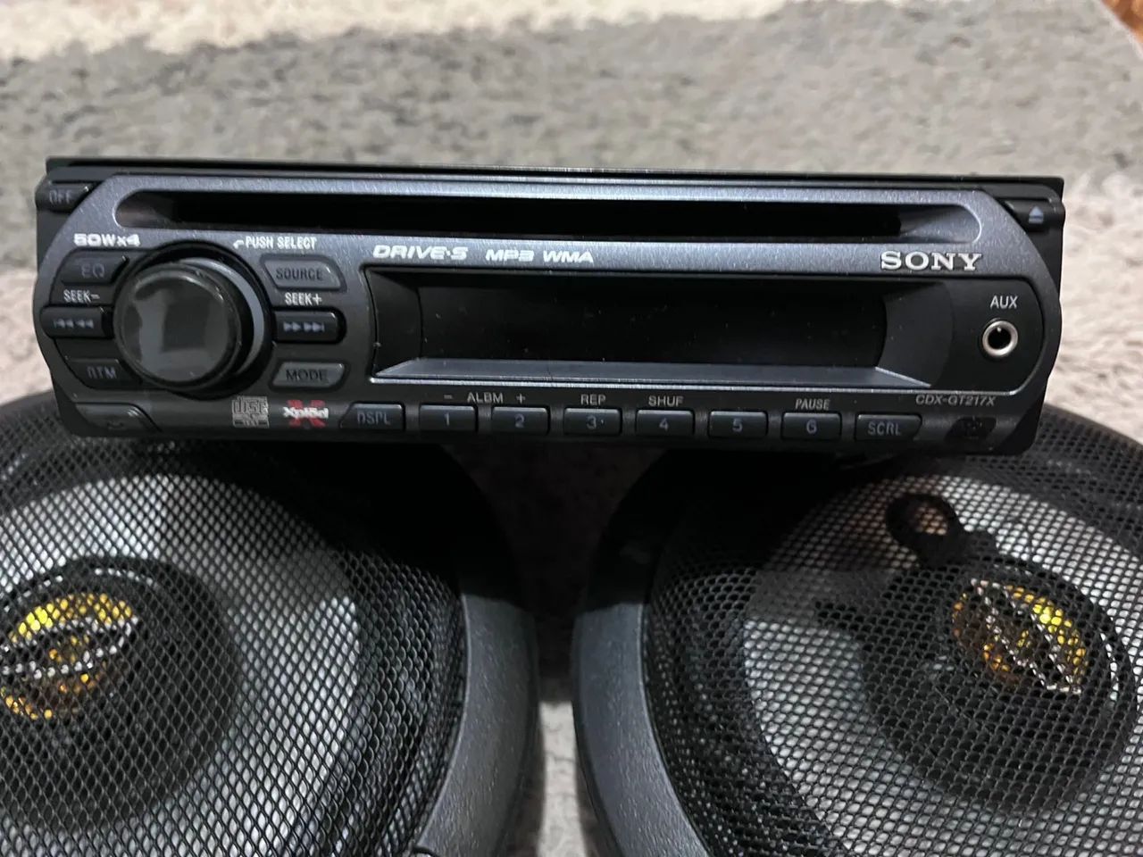 Rádio CD Sony e Caixas - Foto 4