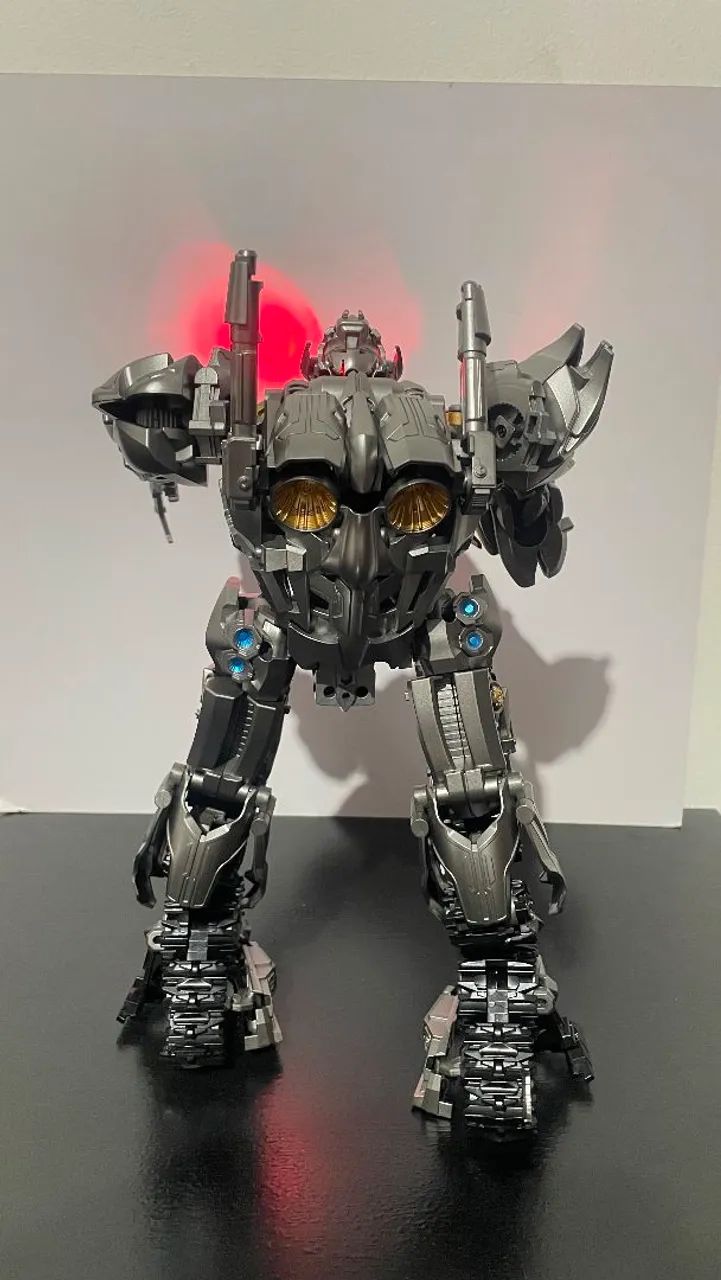 Action Figure Megatron Transformer 30cm Robô Transformável Premium Colecionável - Foto 5