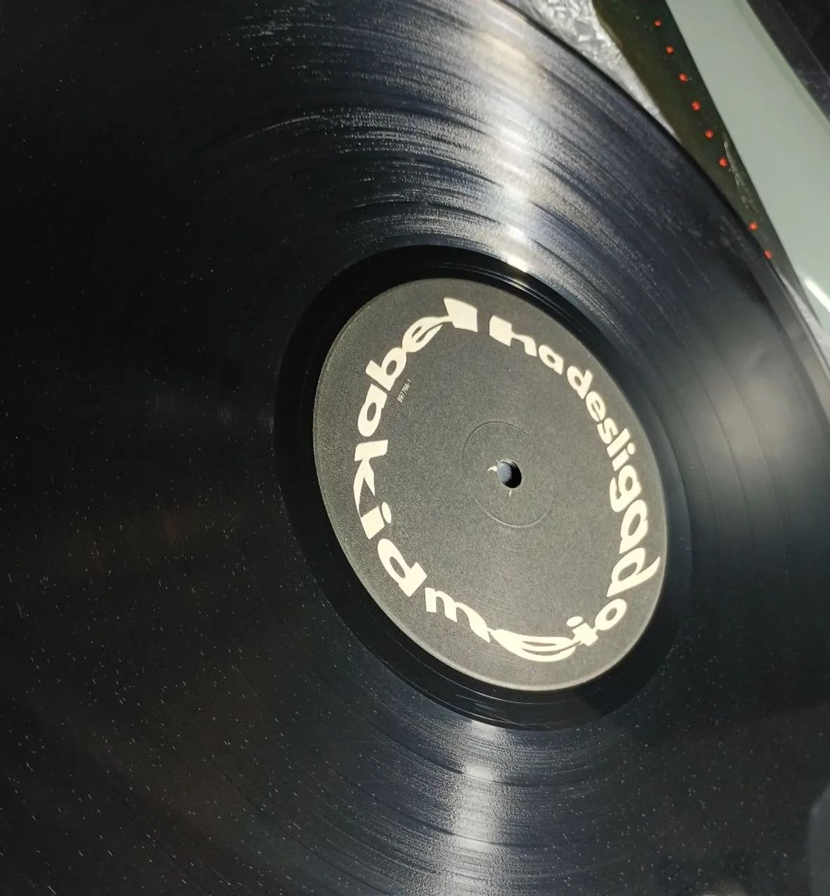 LP KID ABELHA Meio Desligado Disco De Vinil  - Foto 4