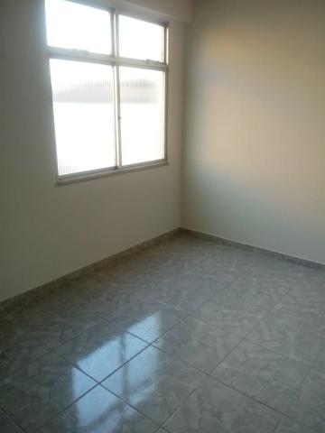 Apartamento em Jardim América, 02 Quartos, Sala etc. - Próximo a Praça 2