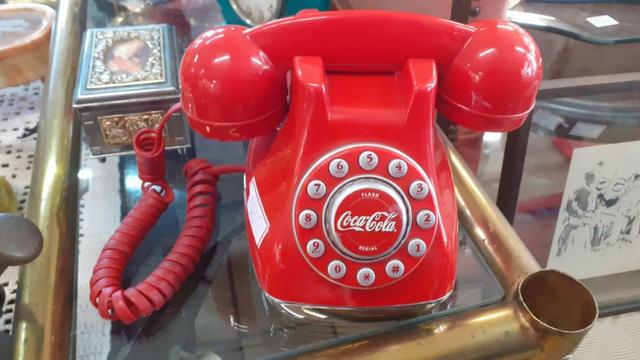 Telefone vintage Coca Cola - Mercado das Pulgas