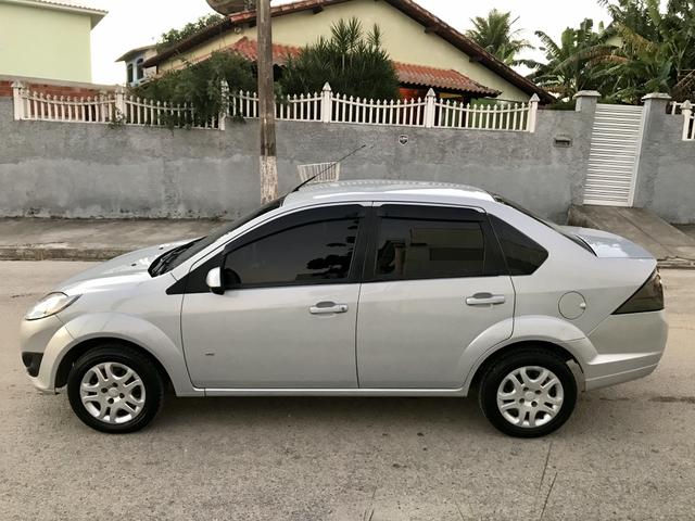 Fiesta Sedan 1.6 - 2014 _ 2.500 de entrada _ Completo _ 62 km - Foto 6