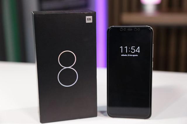 Xiaomi Mi 8 64GB Preto e azul, lacrado na caixa R$ 2050,00