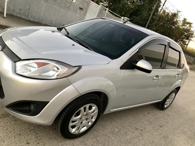 Fiesta Sedan 1.6 - 2014 _ 2.500 de entrada _ Completo _ 62 km - Foto 8