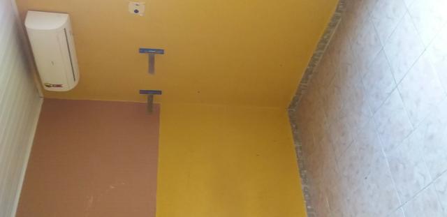 Casa muito ampla e arejada com garagem e 2 qts - Foto 3