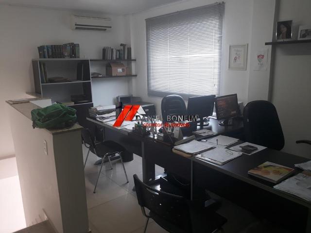 Casa na ilha com piscina e 04 quartos - lote inteiro - Foto 18