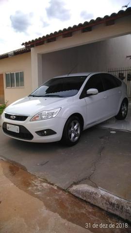 Vendo Focus 1.6 Hatch COMPLETO + multimídia