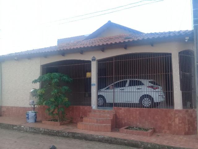 Vendo casa universitário