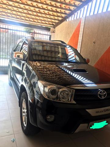 Hilux SW4 3.0 4x4 Diesel 7 Lugares Automática 2010/2011 - Foto 3