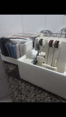 Vendo Máquina Overlok Singer 14u32