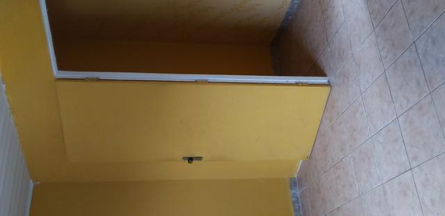 Casa muito ampla e arejada com garagem e 2 qts - Foto 2