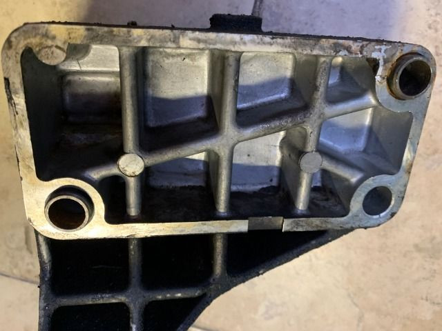 Suporte inferior bloco motor fiat ducato multijet 2,3 original - Foto 4