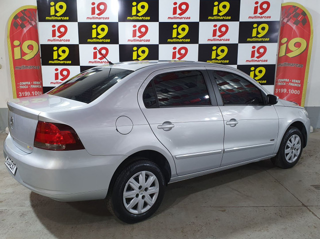 Volkswagen Voyage 1.0 completo - Foto 3