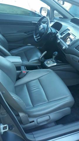 Vendo ou troco honda civic completo automático! - Foto 4