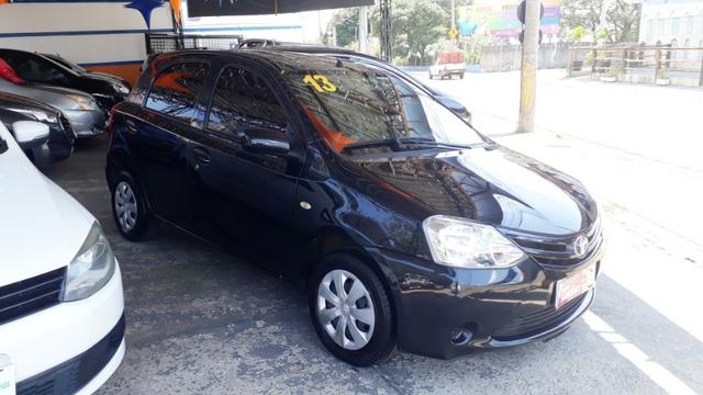 Toyota Etios 1.3 X hatch 2013/13 novo - Foto 2