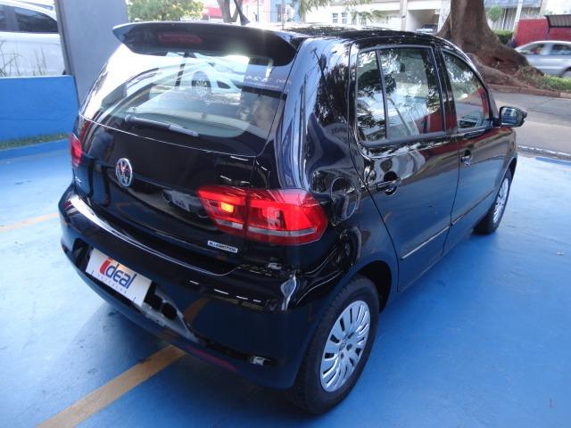 Volkswagen Fox 1.0 Mpi Bluemotion 12v Flex 4p Manual Completo 2016 - Foto 5