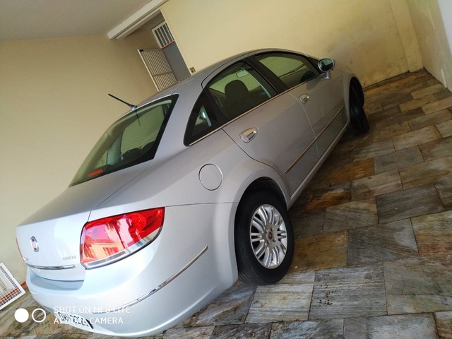 LINEA ESSENCE 1.8 FLEX 4P 2014