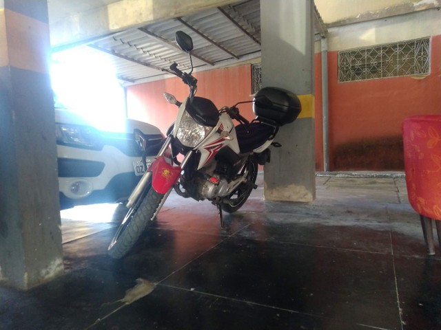 HONDA TITAN COM SOM