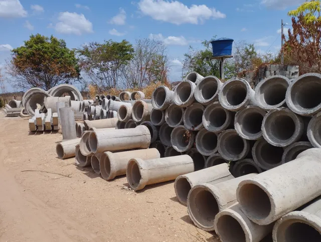 Muro de arrimo revestido com pedra Miracema, área total 60 metros