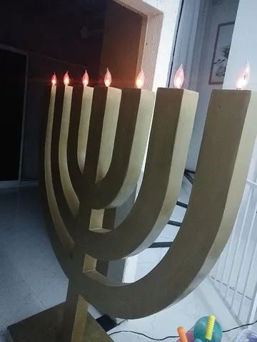 Menorah 