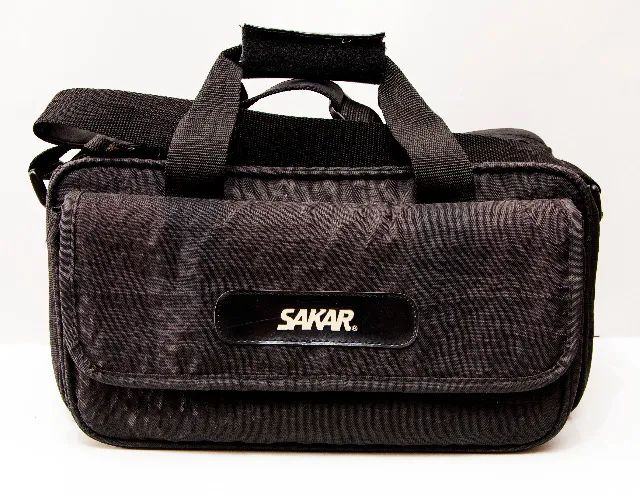 Bolsa para camera fotografica Sakar tamanho 17x17x36cm.