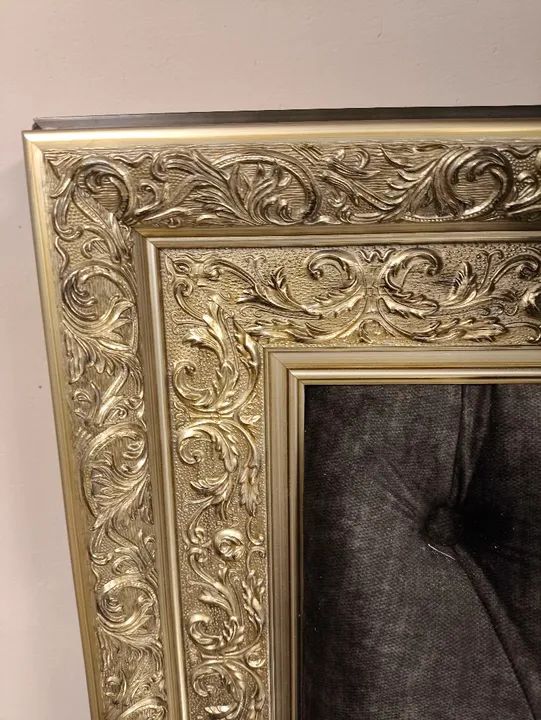 Cabeceira de Cama Luxuosa com Detalhes em Dourado e cobre - Foto 2