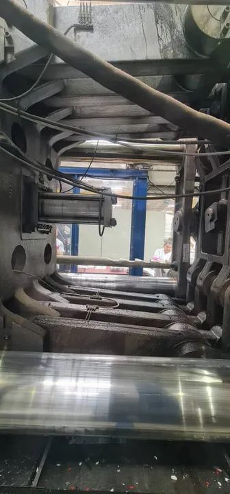 Injetora 1800 T ano 2013 - Foto 5