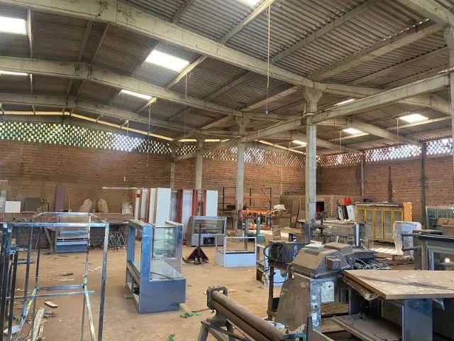 Galpão 1000m² com escritorio, av 02 , C.operaria  rua de facil acesso asfaltada