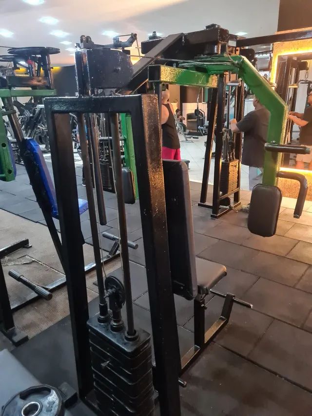 Voador dorsal máquina de academia - Esportes e ginástica - Parque Boa  Vista, Campos dos Goytacazes 1287700094