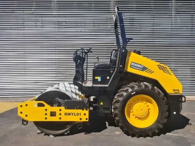 Rolo Compactador Pé De Carneiro 3500kg Motor Yanmar