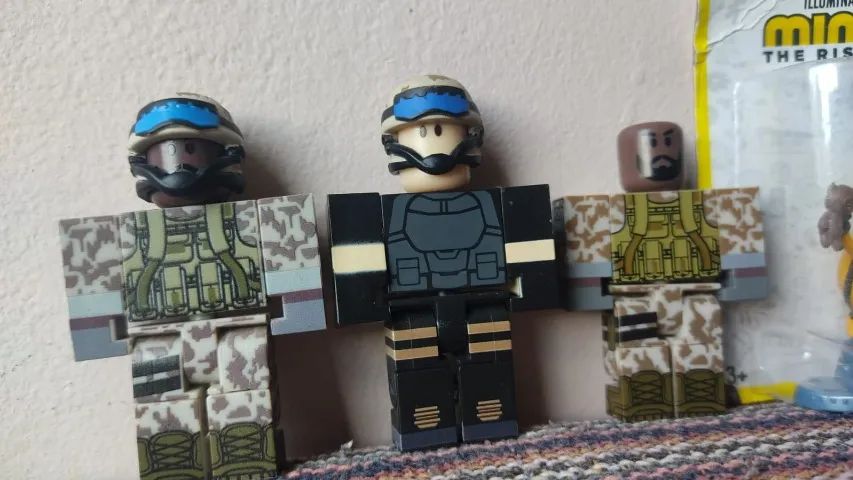 Lote bonecos roblox jazwares. Importado - Foto 3