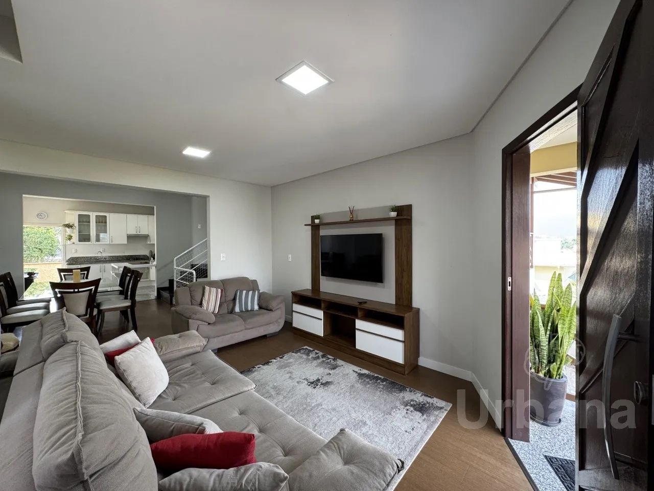 Casa com suíte e 3 vagas no bairro Amizade  Jaraguá do Sul | Imobiliária Urbana - Foto 2