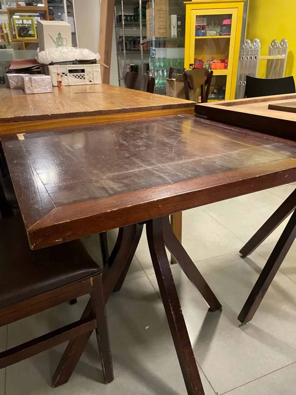 Mesa de madeira para cozinha