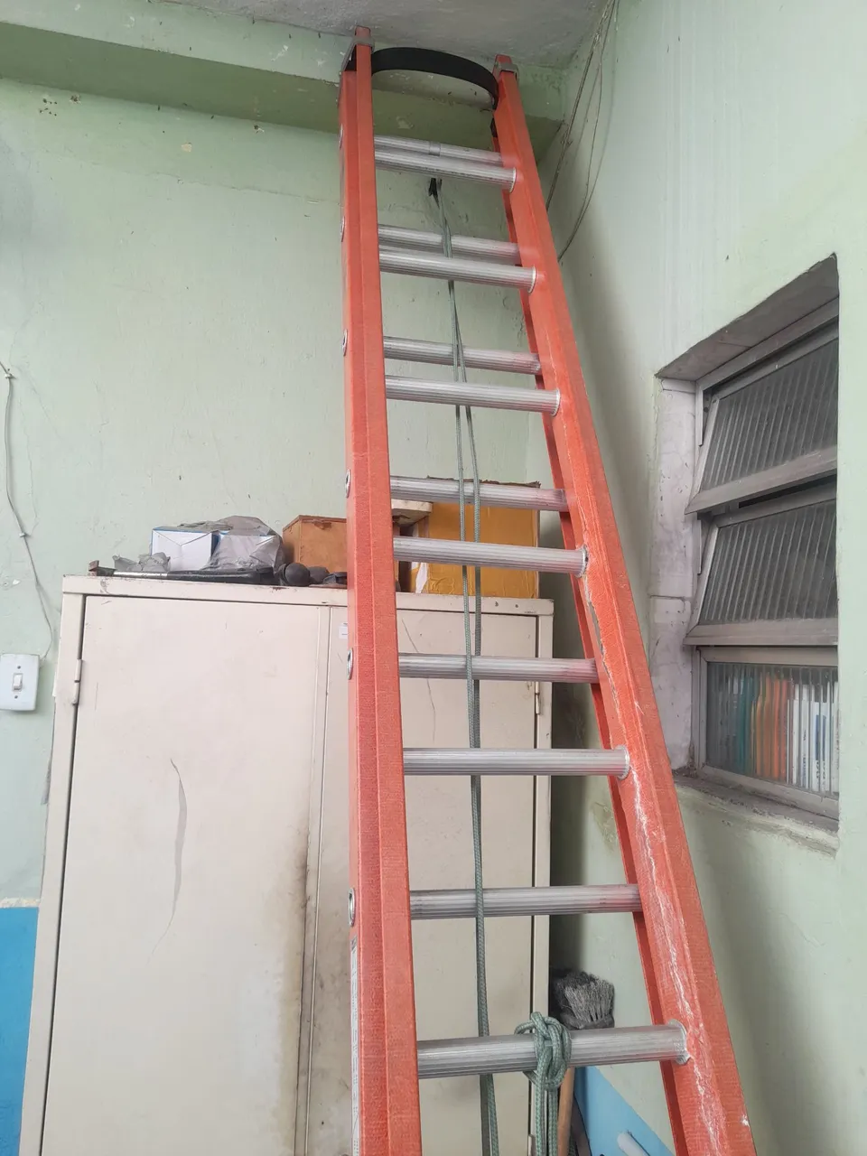Escada de Fibra e Alumínio profissional