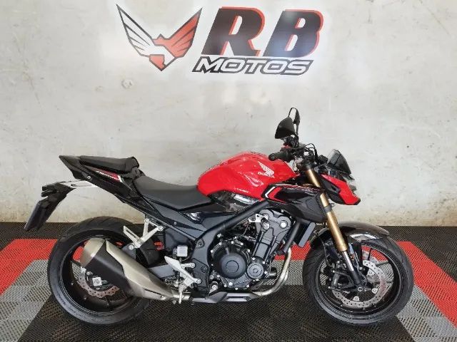 CB 500 F com Abs 2024 Vermelha 1º Dono com incríveis 9.000 km  ( A mais Top do Mundo )