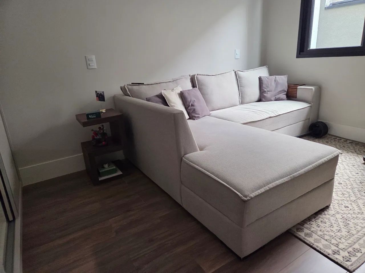 Sofá de canto espaçoso e confortável - Foto 3