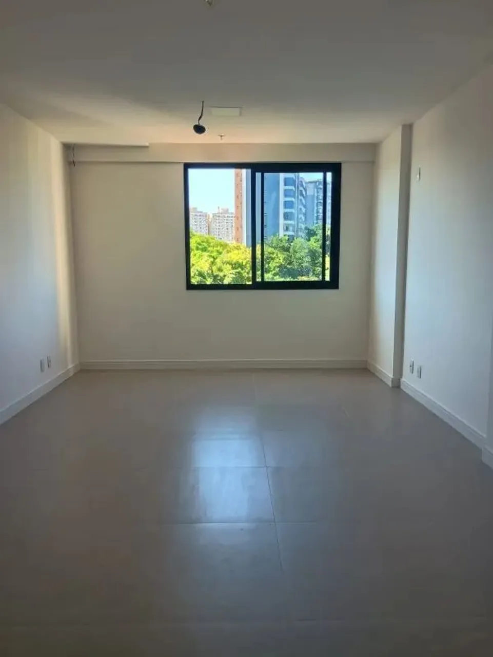 Sala comercial no coração de Salvador: 1 banheiro, 1 vaga de garagem, 27,65m² no Acupe de