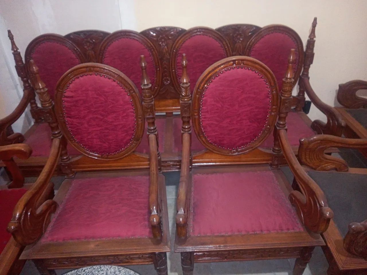 Conjuntos de sofás em madeira antigos64168607809026121