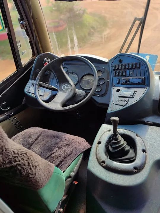 02 Onibus  MB motor dianteiro Rodoviário - Foto 13