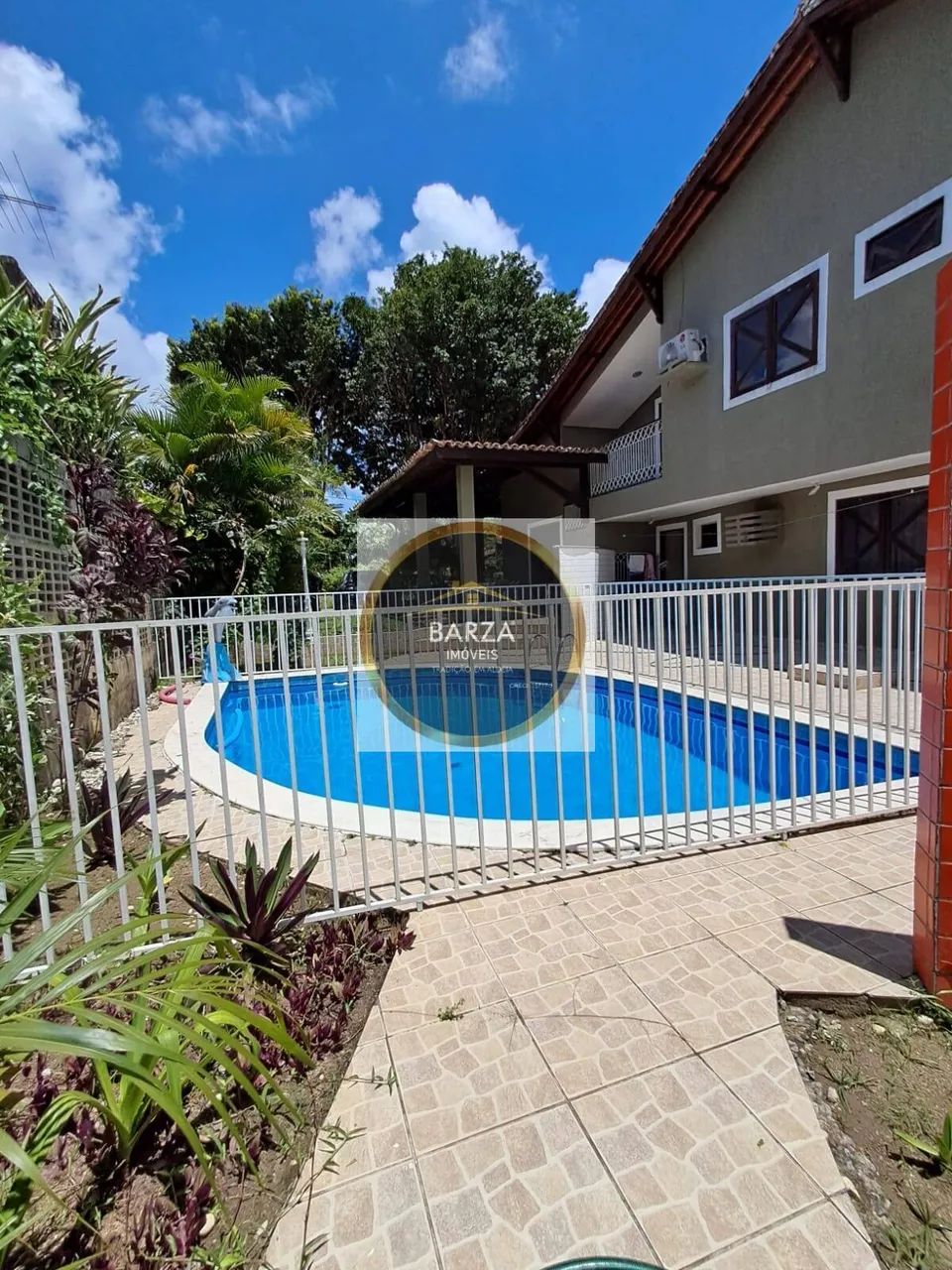 Aldeia Aluga BARZA IMÓVEIS - Beira de pista Casa em Condomínio