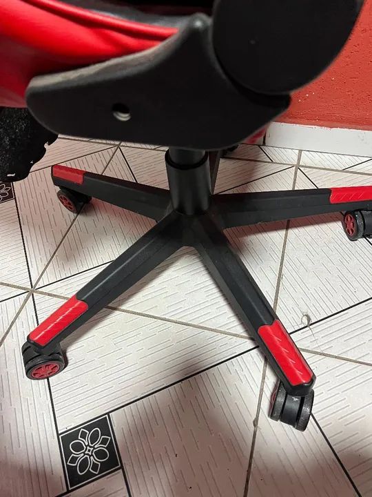 Cadeira Gamer com Marcas de uso - Foto 5