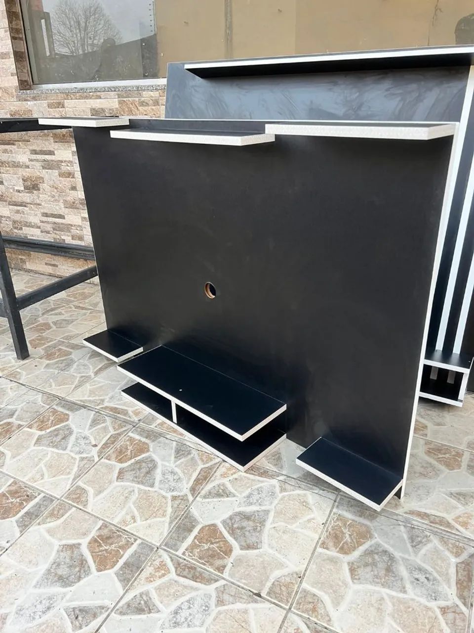 Painel de TV Moderno Preto e Branco