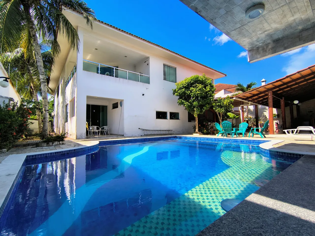 CASA DUPLEX 100% MOBILIADA NA PONTA NEGRA - COND. ITAPURANGA II