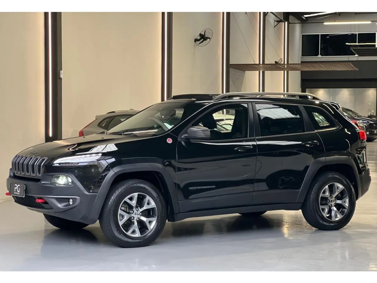 Jeep Cherokee 2015 3.2 trailhawk 4x4 v6 24v gasolina 4p automático